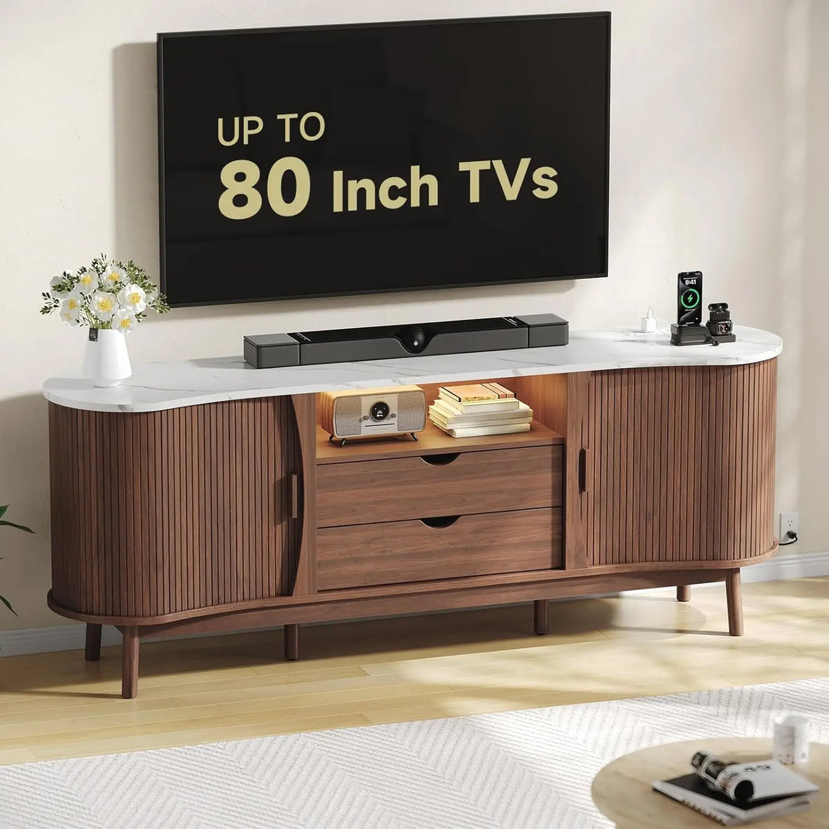 Mueble de TV acanalado de 70 pulgadas para televisores de hasta 80", consola moderna de mediados de siglo en forma de frijol con USB/toma de corriente, luces LED y almacenamiento - para sala de estar, dormitorio (negro/nogal)
